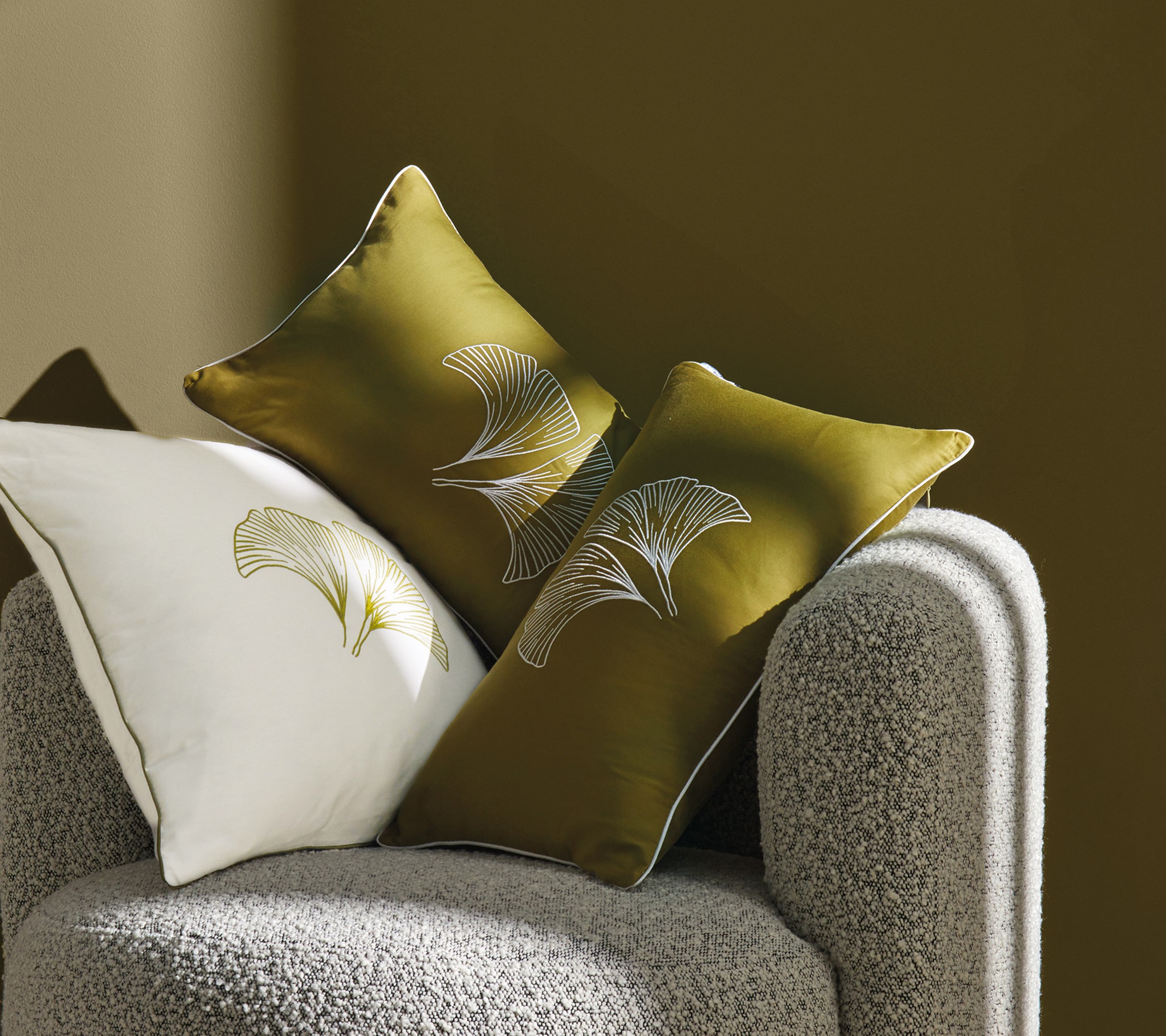 ENSEMBLE ENVELOPPE COUSSIN GINGKO OLIVE 